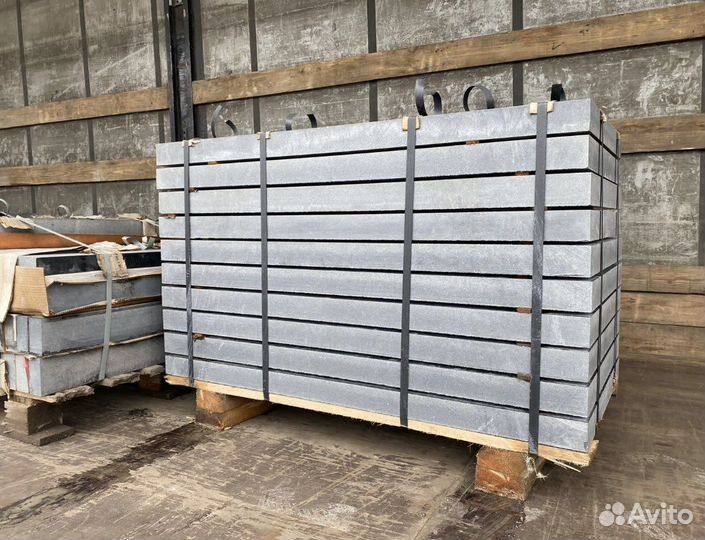 Памятники из габбро-диабаза(карельский гранит)