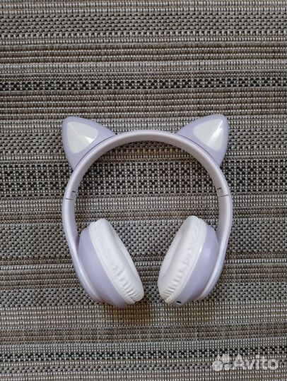 Беспроводные наушники с подсветкой и ушками