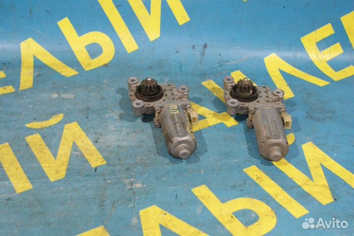 Моторчик переднего стеклоподъемника Volvo 850