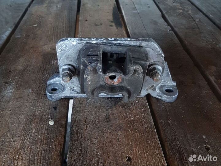 Подушка двигателя Renault Kangoo 1.5 dci