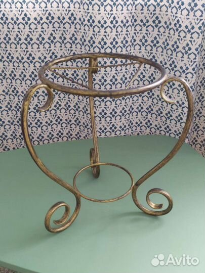 Подставка под цветы