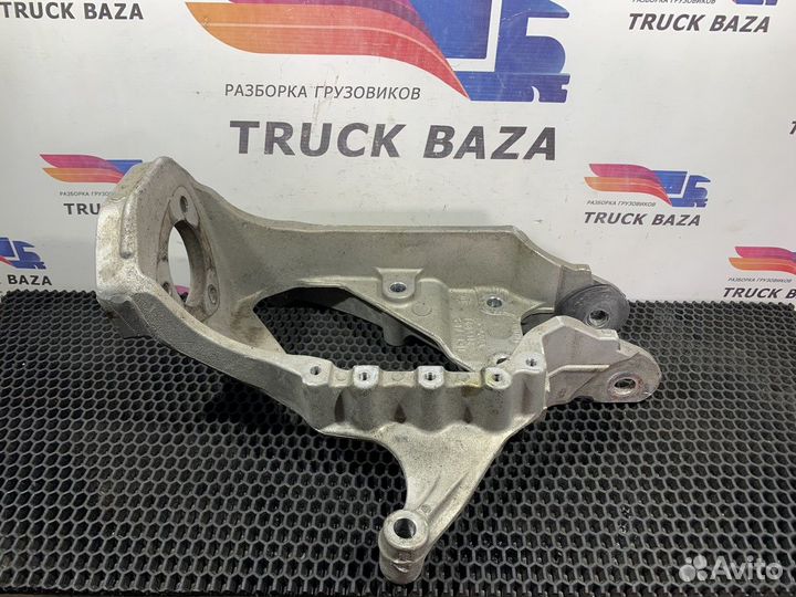 Кронштейн амортизатор кабины правый