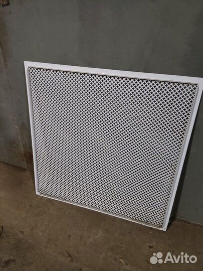 Экран на батарею металлический