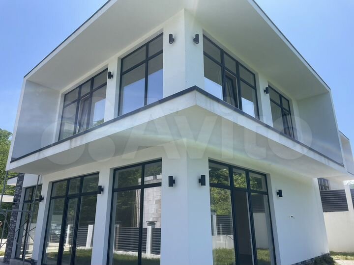 Дом 177 м² на участке 4 сот.