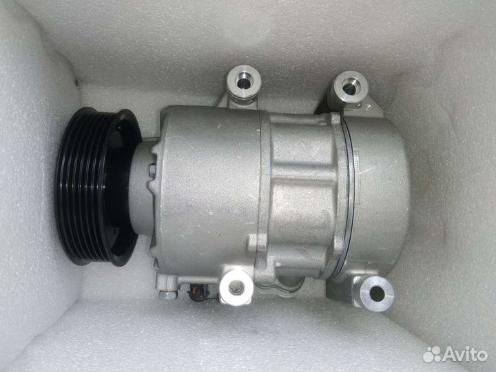 Компрессор кондиционера Kia Quoris 3,8. 5,0
