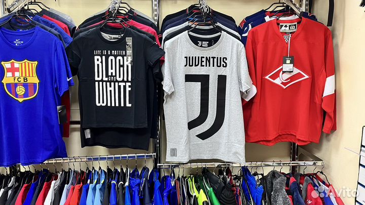 Клубная футбольная форма и атрибутика