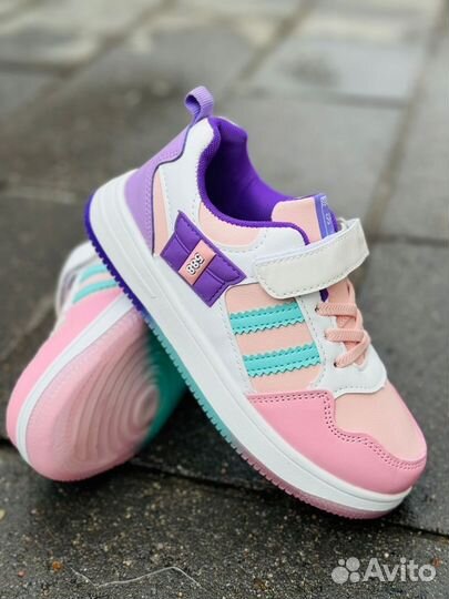 Кроссовки для девочки