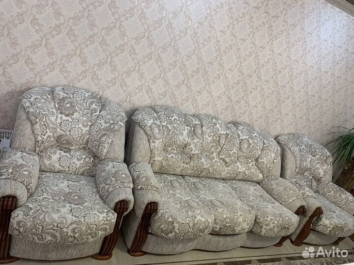 Диван и 2 кресла бу в хорошем состоянии
