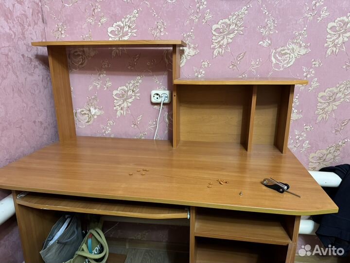 Компьютерный стол