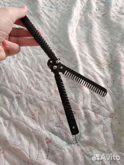 Нож бабочка расческа