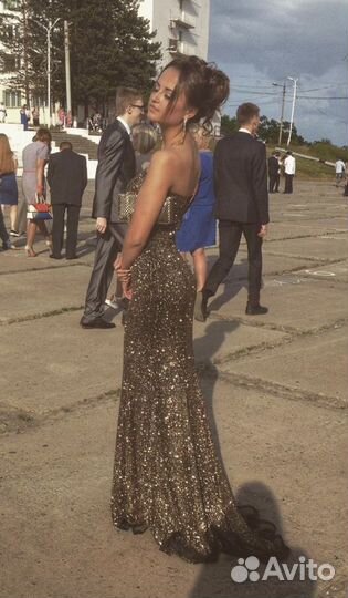 Вечернее платье