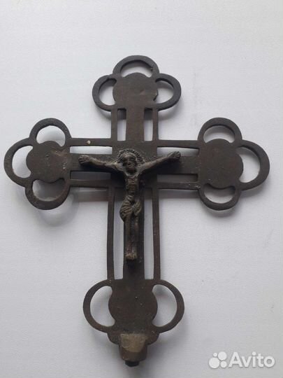 Кресты, иконы, предметы старины