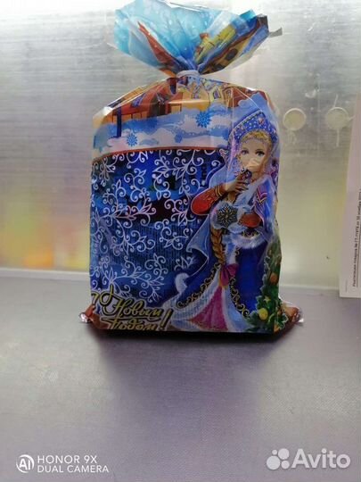 Новогодние подарки детям