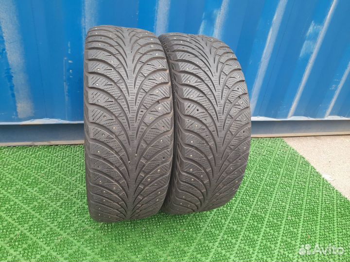 Goodyear UltraGrip Extreme 215/55 R16 104T