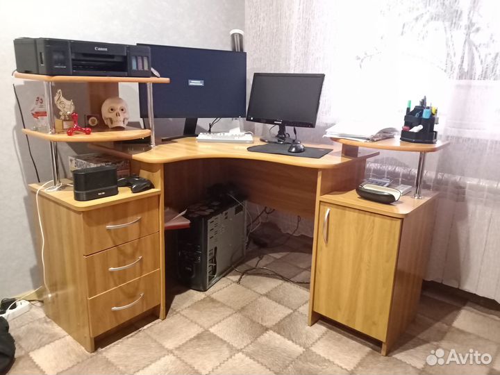 Компьютерный стол