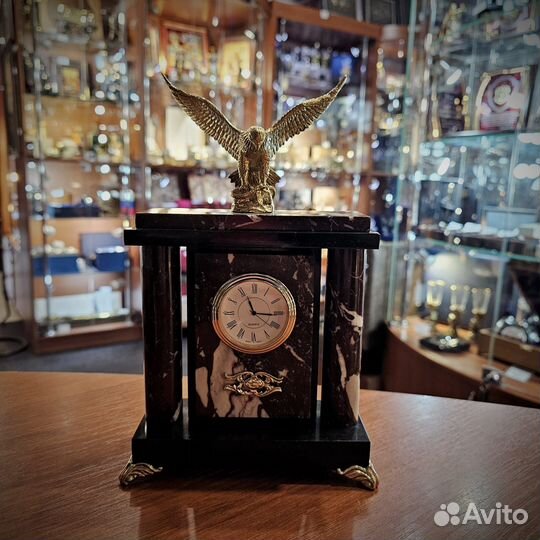 Часы из натурального камня 