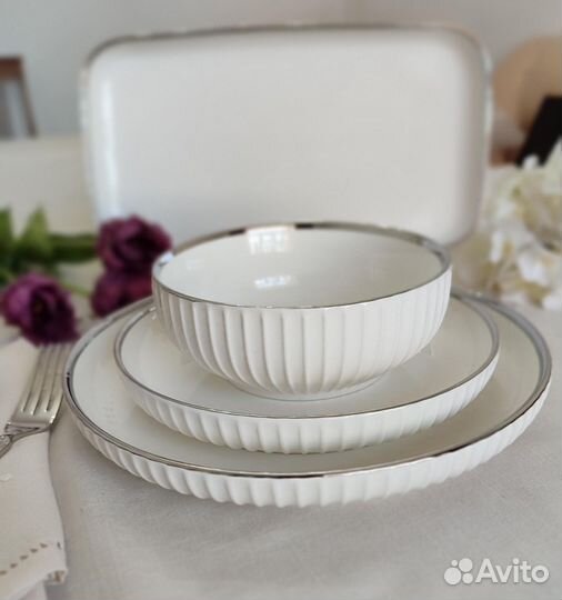 Сервиз столовый с чайным набором