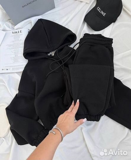 Женский костюм