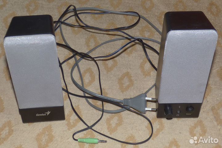 Колонки активные Genius SP-120 или Sven 310