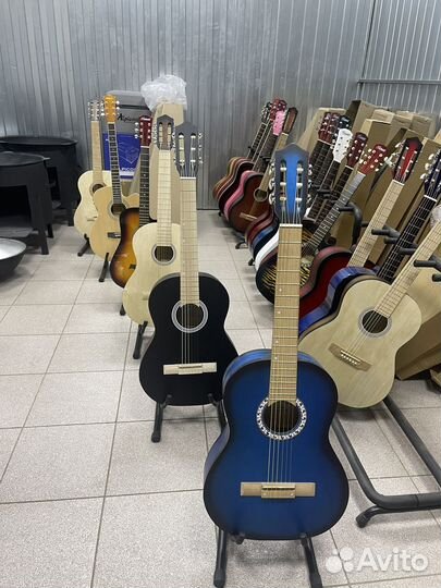 Акустическая гитара / классическая