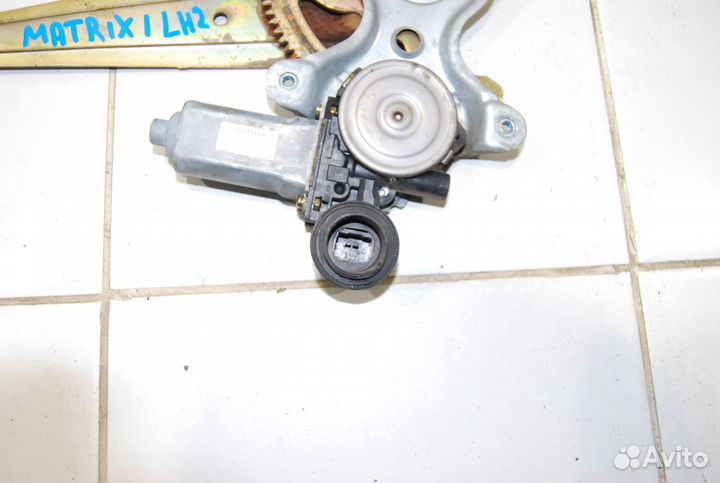 Стеклоподъемник задний левый Toyota Matrix 1