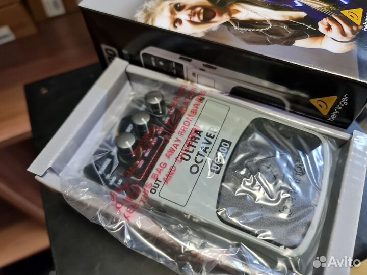 Behringer UO300 педаль эффектов октавер