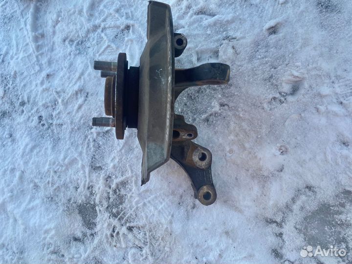 Кулак поворотный правый Suzuki Swift