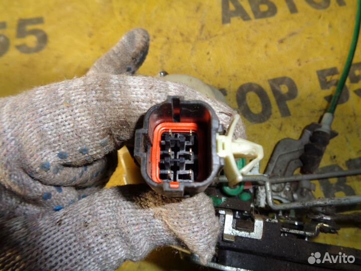 Замок двери передней левой Kia Sorento 2006-2011