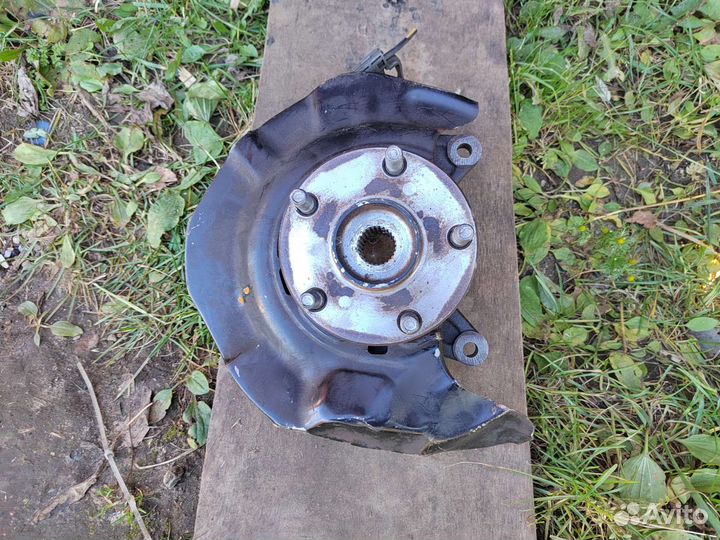 Поворотный кулак Toyota/Lexus