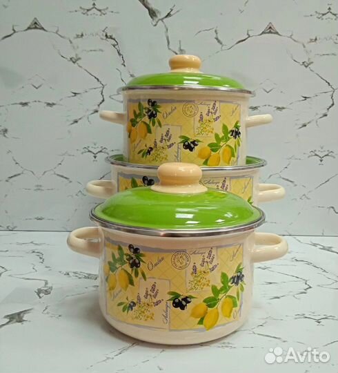 Набор эмалированных кастрюль новый