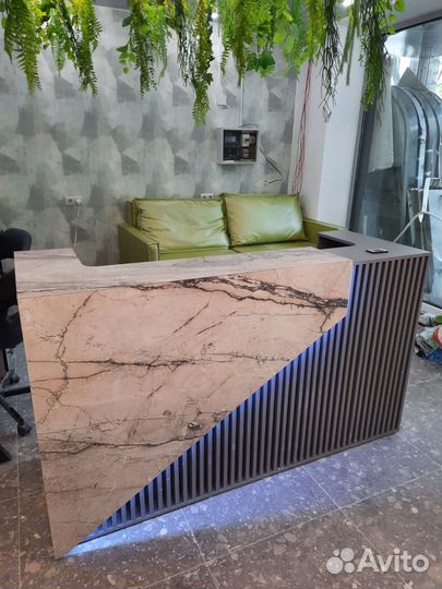 Стойка ресепшн