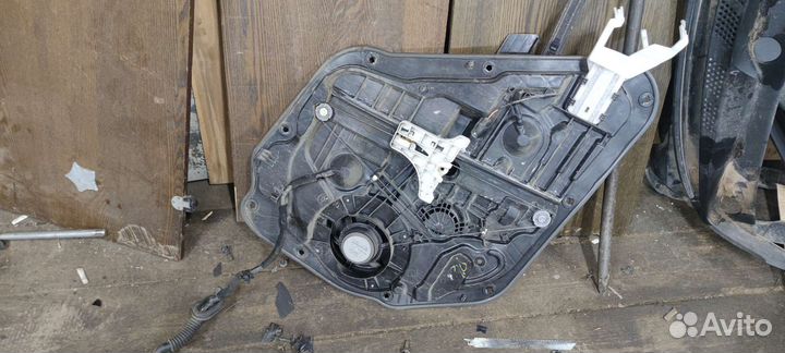 Стеклоподьемник задний правый Kia ceed 2 JD 2015