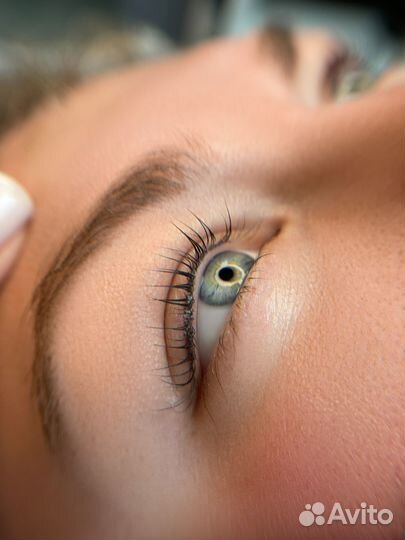 Модель на перманентный макияж век