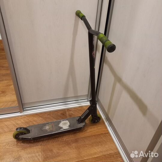 Трюковой самокат duker 202