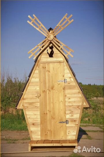 Уличный туалет деревянный KEY671