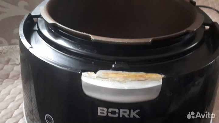Мультиварка Bork U700