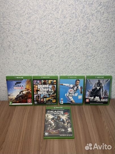 Xbox One S 1tb с играми и рулем+педали