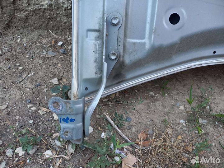 Петли капота тойота пробокс 2016г