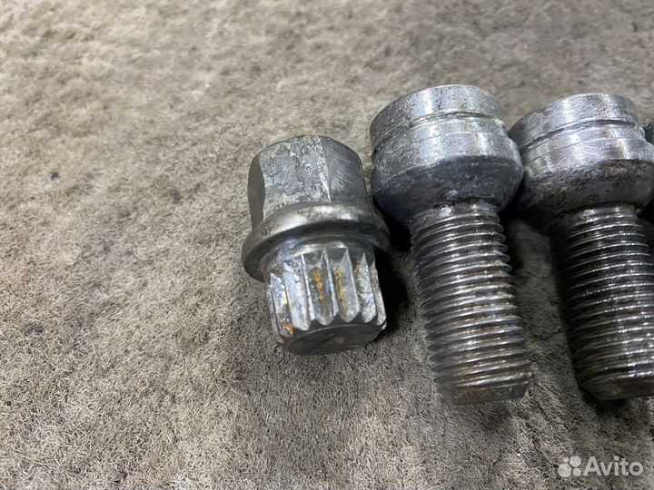 Оригинальные секретки VAG для колесных дисков