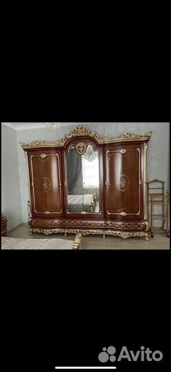 Спальный гарнитур