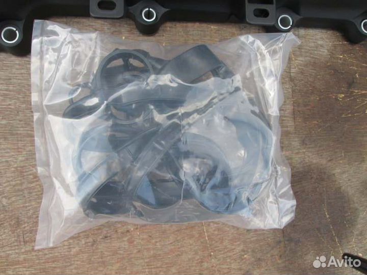 Крышка клапанов Toyota 2TR-FE