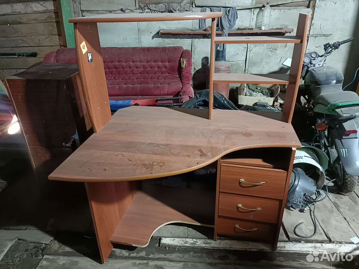 Компьютерный стол