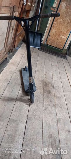 Трюковой самокат tech team comrade