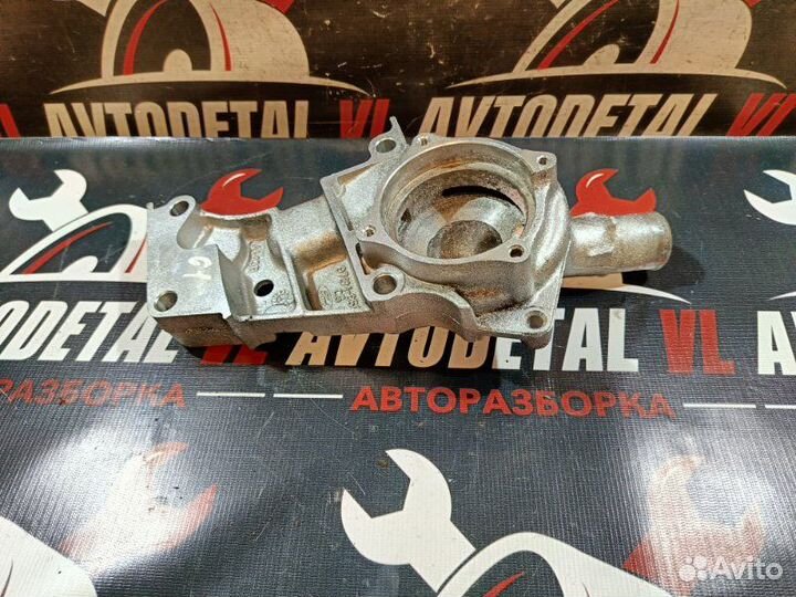 Корпус помпы Ford Focus 1 седан 2001-2007