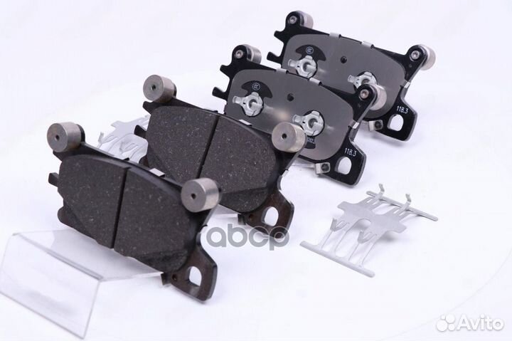 Комплект тормозных колодок С накладками 58101T1