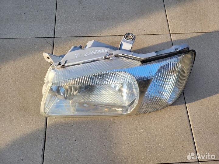 Фара передняя левая Hyundai Accent