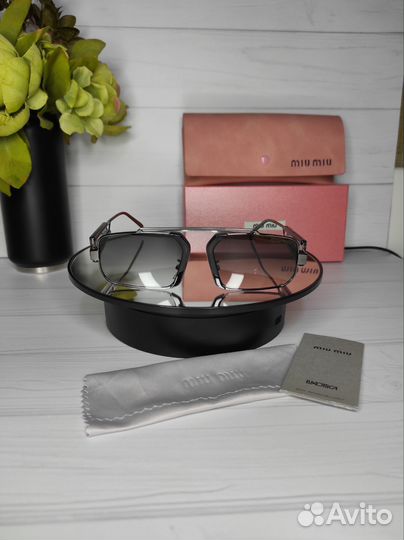 Солнцезащитные очки Miu Miu новинка