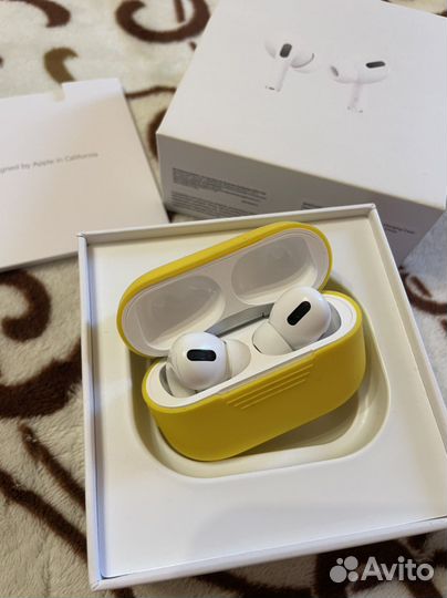 Кейс, левый наушник airpods pro