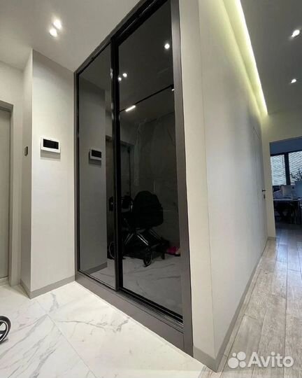 Шкаф купе с зеркалом