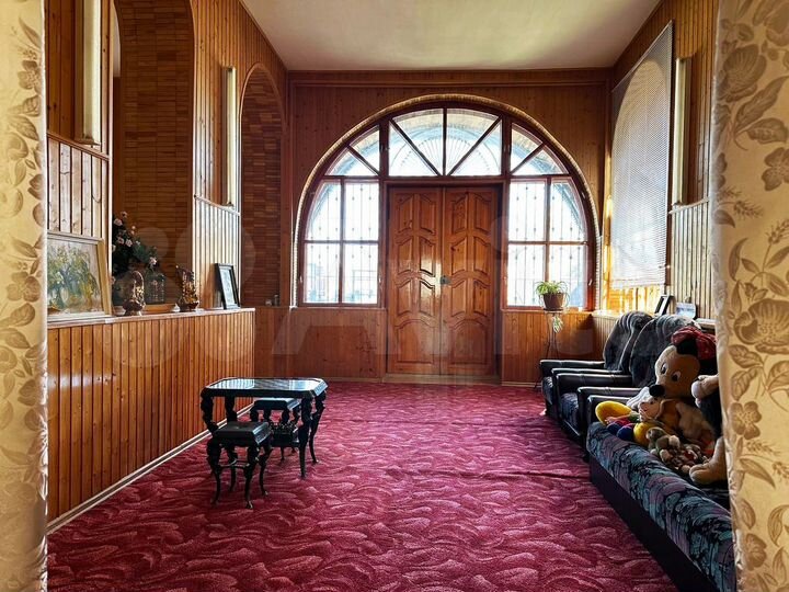 Дом 351,9 м² на участке 7,6 сот.